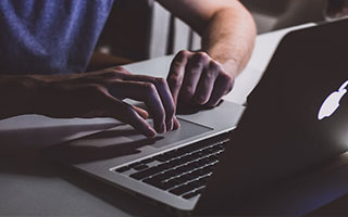 半岛体育入口：把热爱带进生活的那扇门